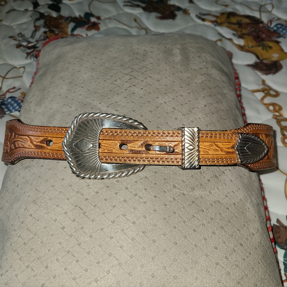 Resistol Tooled Leather Concho Womens Belt